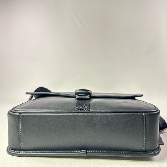 NEW! Men’s Coach League Black Glovetanned Leather Messenger Bag - Picture 2 of 14